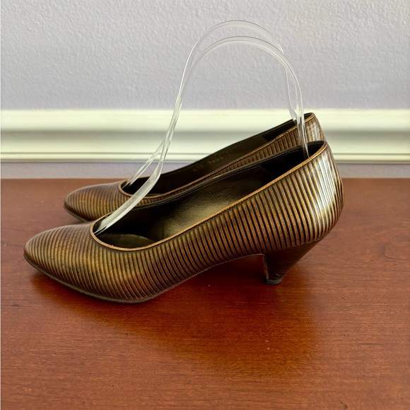 Bally Gold Brown Leather Kitten Heels EU 36 Italian Pumps